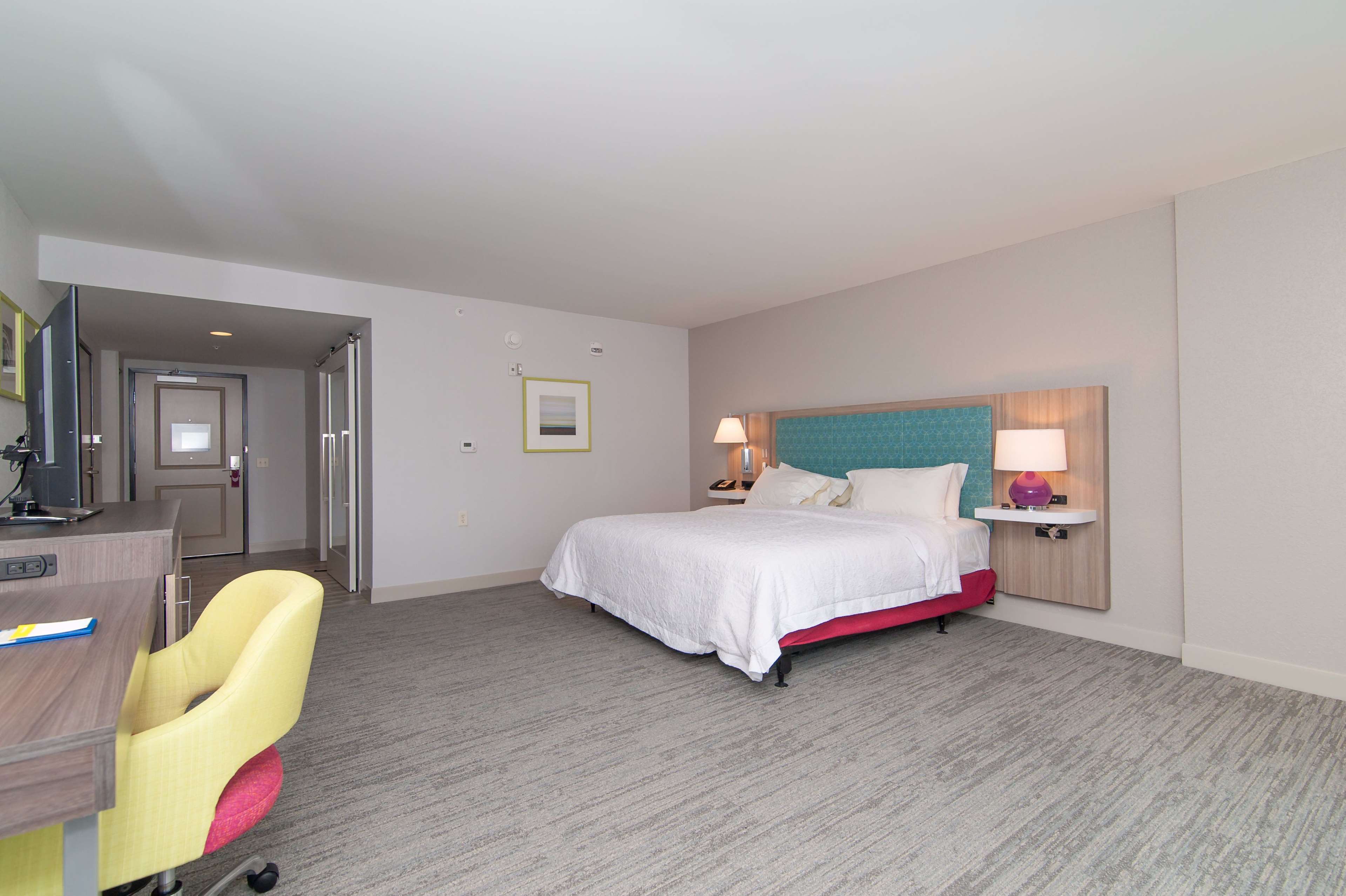 Hampton Inn by Hilton Norwich - Tap to explore photos