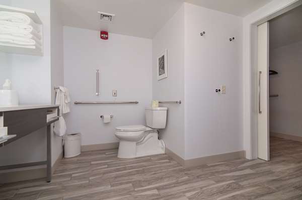  - Hampton Inn Norwich - I-395, Exit 11