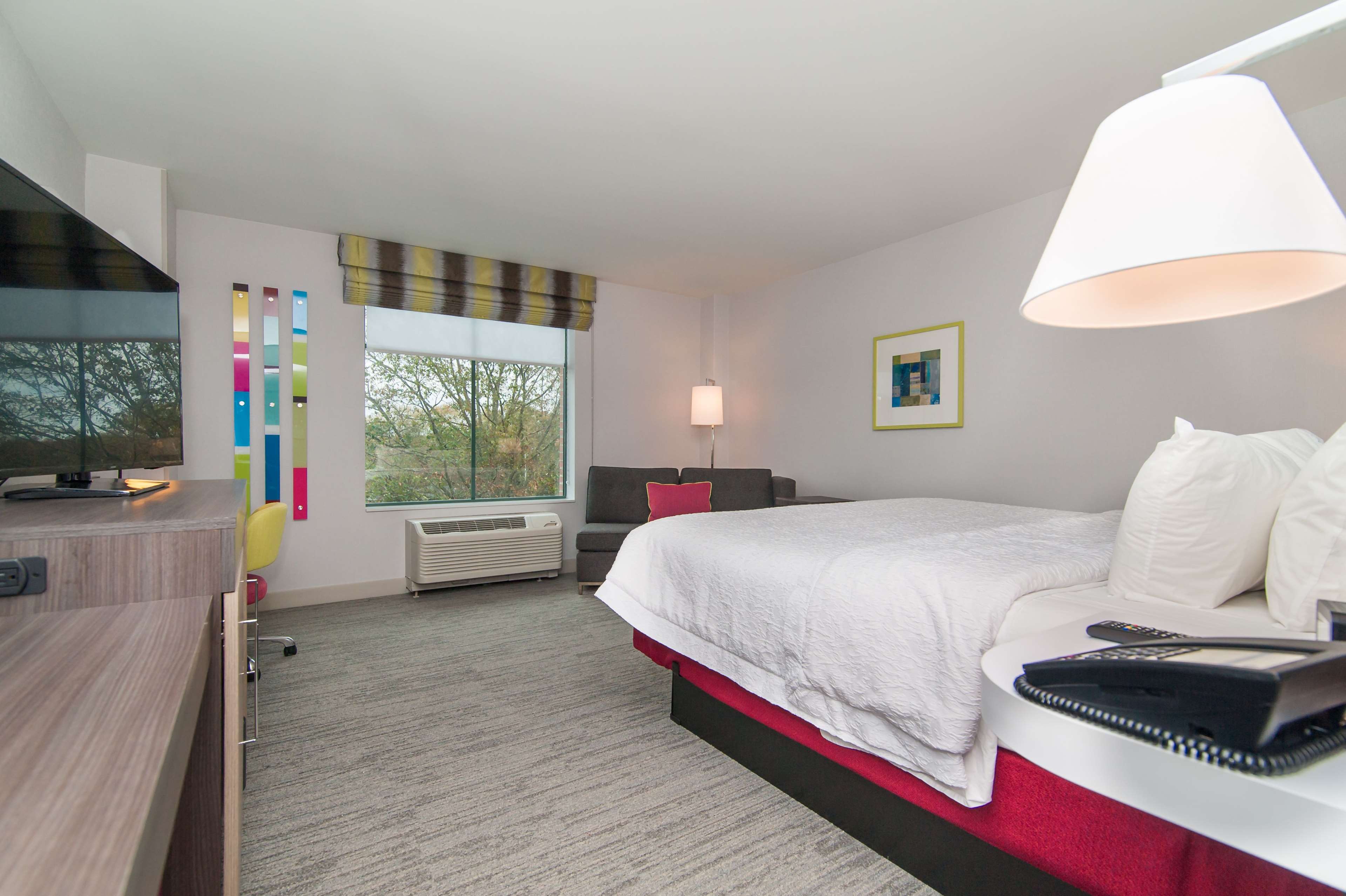Hampton Inn by Hilton Norwich Room Type - 1 KNG HEARING ACC NOSMOK