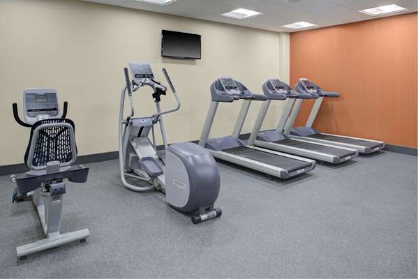 Fitness/ Exercise Room - Hampton Inn & Suites Manchester