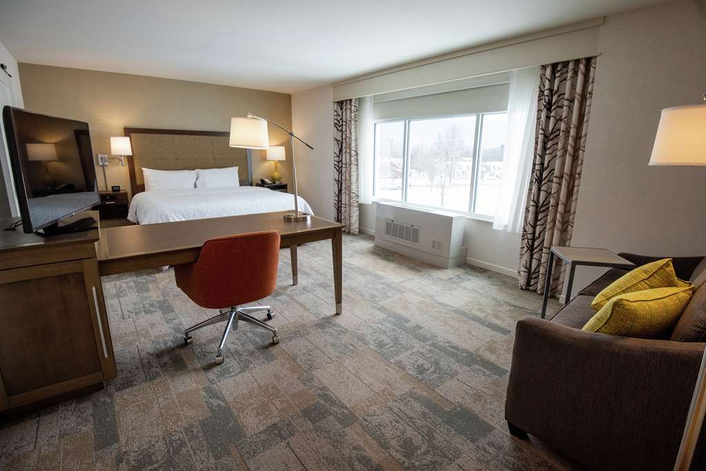 Hampton Inn & Suites by Hilton Manchester, Vt Room Type - 1KN HEARING ACC STUDIO NS