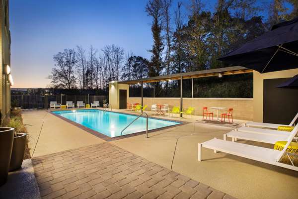 Pool - Home2 Suites by Hilton Oxford