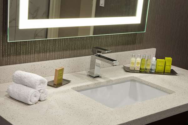  - DoubleTree by Hilton Hotel Dartmouth