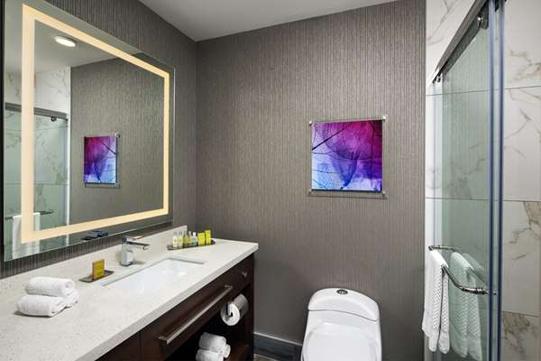  - DoubleTree by Hilton Hotel Dartmouth