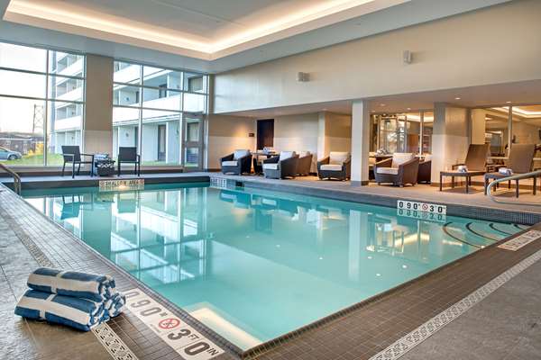 Pool - DoubleTree by Hilton Hotel Dartmouth