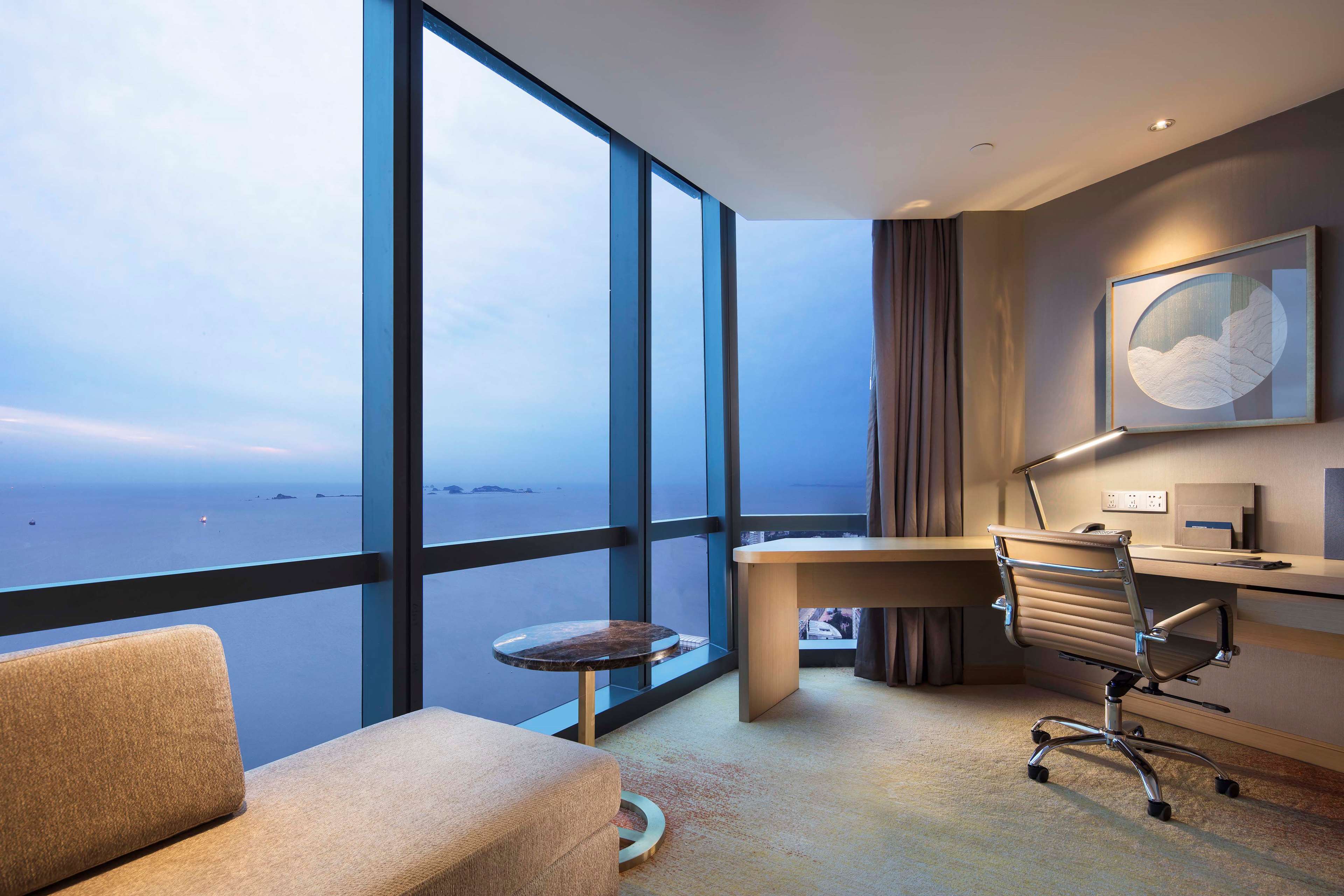 Hilton Yantai - Tap to explore photos