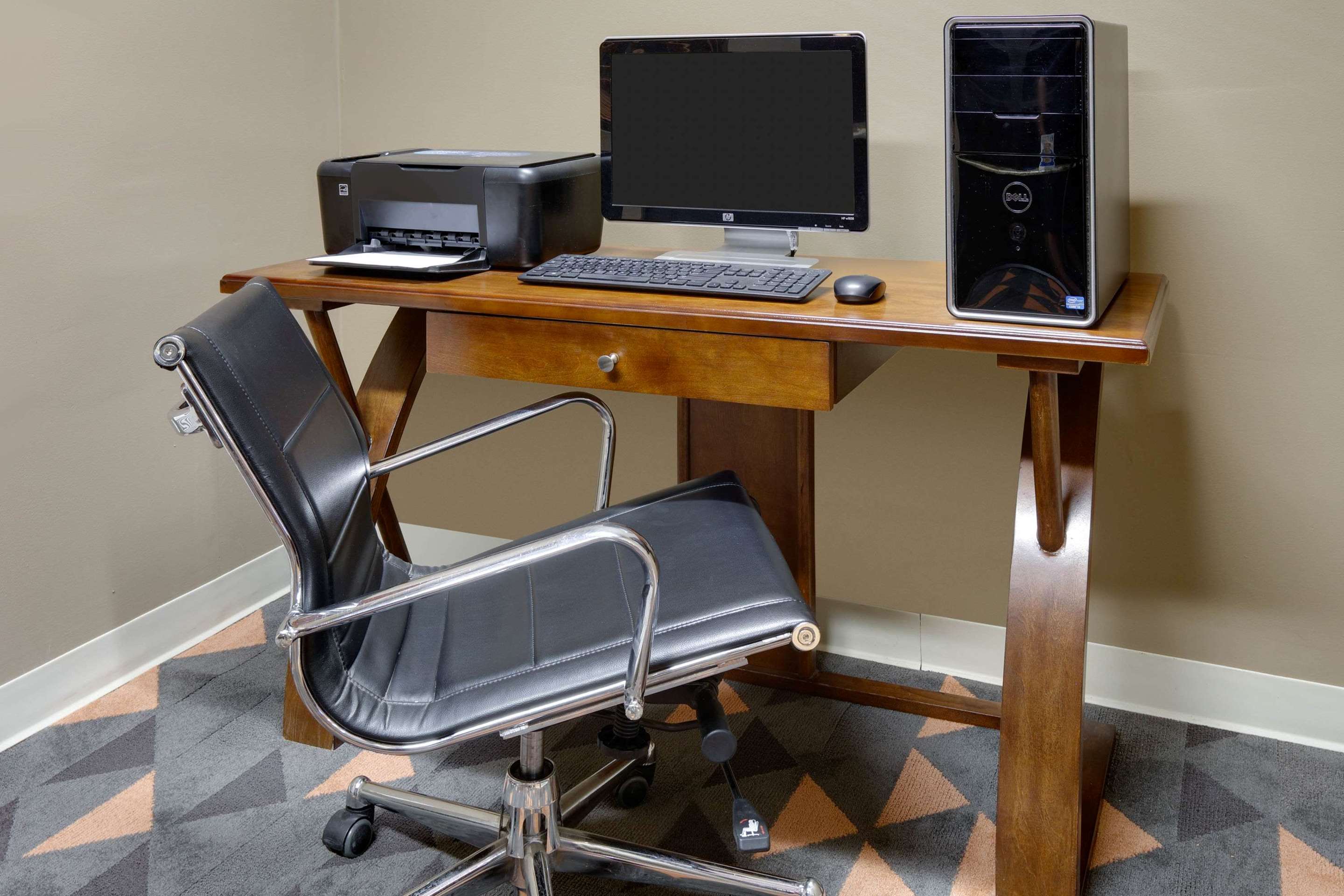 Business Center | Baymont by Wyndham McComb