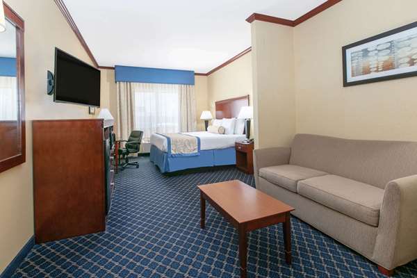 Suite - Baymont Inn & Suites McComb - I-55, Exit 17