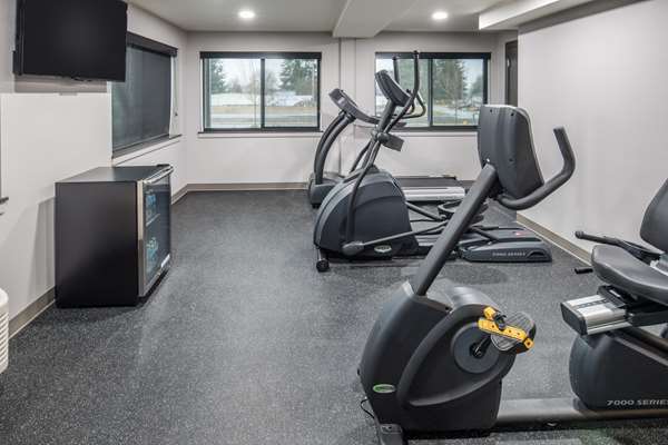 Fitness/ Exercise Room - Red Lion Inn & Suites Everett