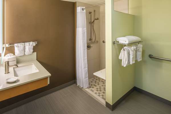  - Red Lion Inn & Suites Everett