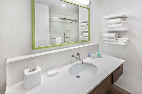  - Hampton Inn & Suites Portland