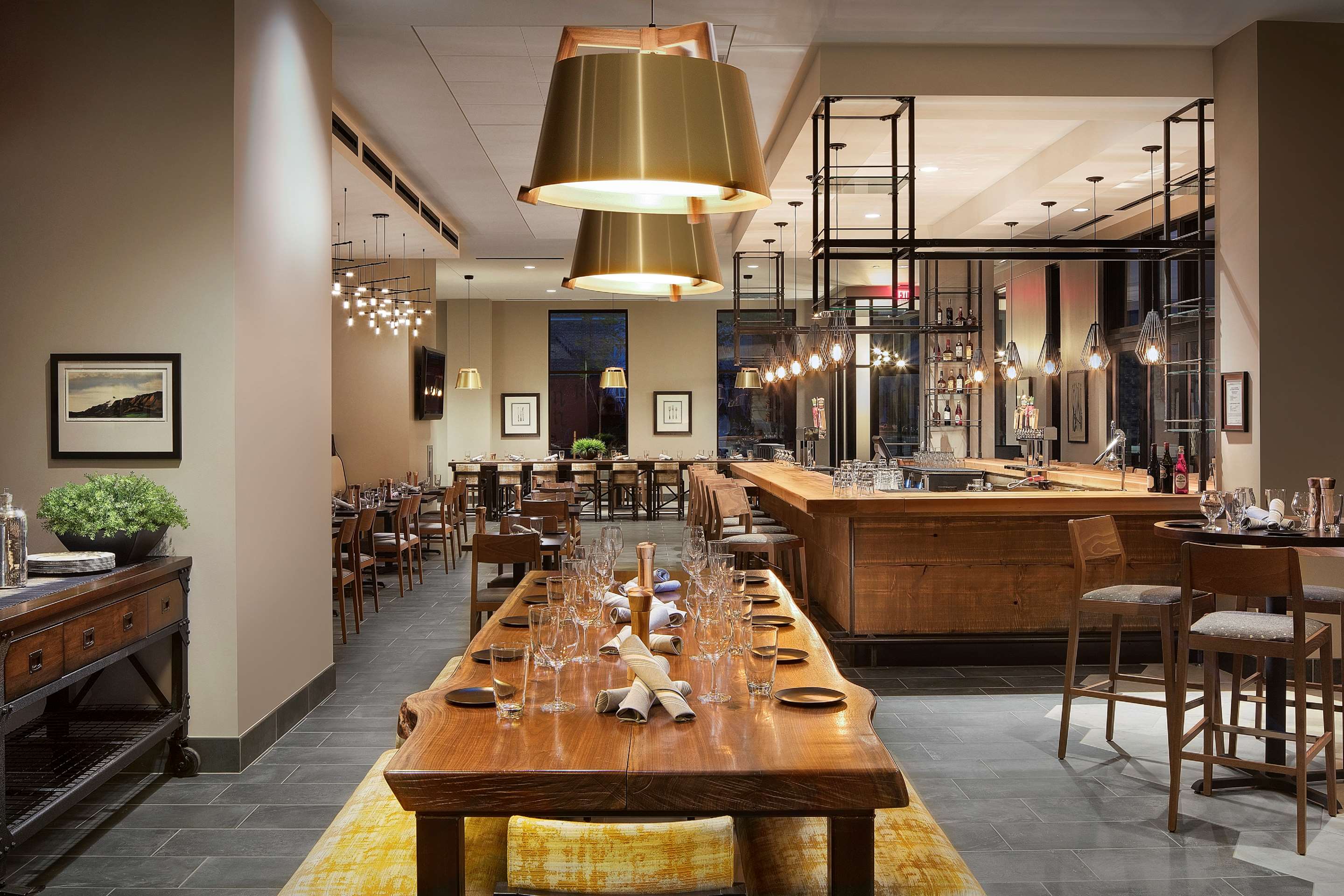 Restaurant | DoubleTree by Hilton Greeley at Lincoln Park