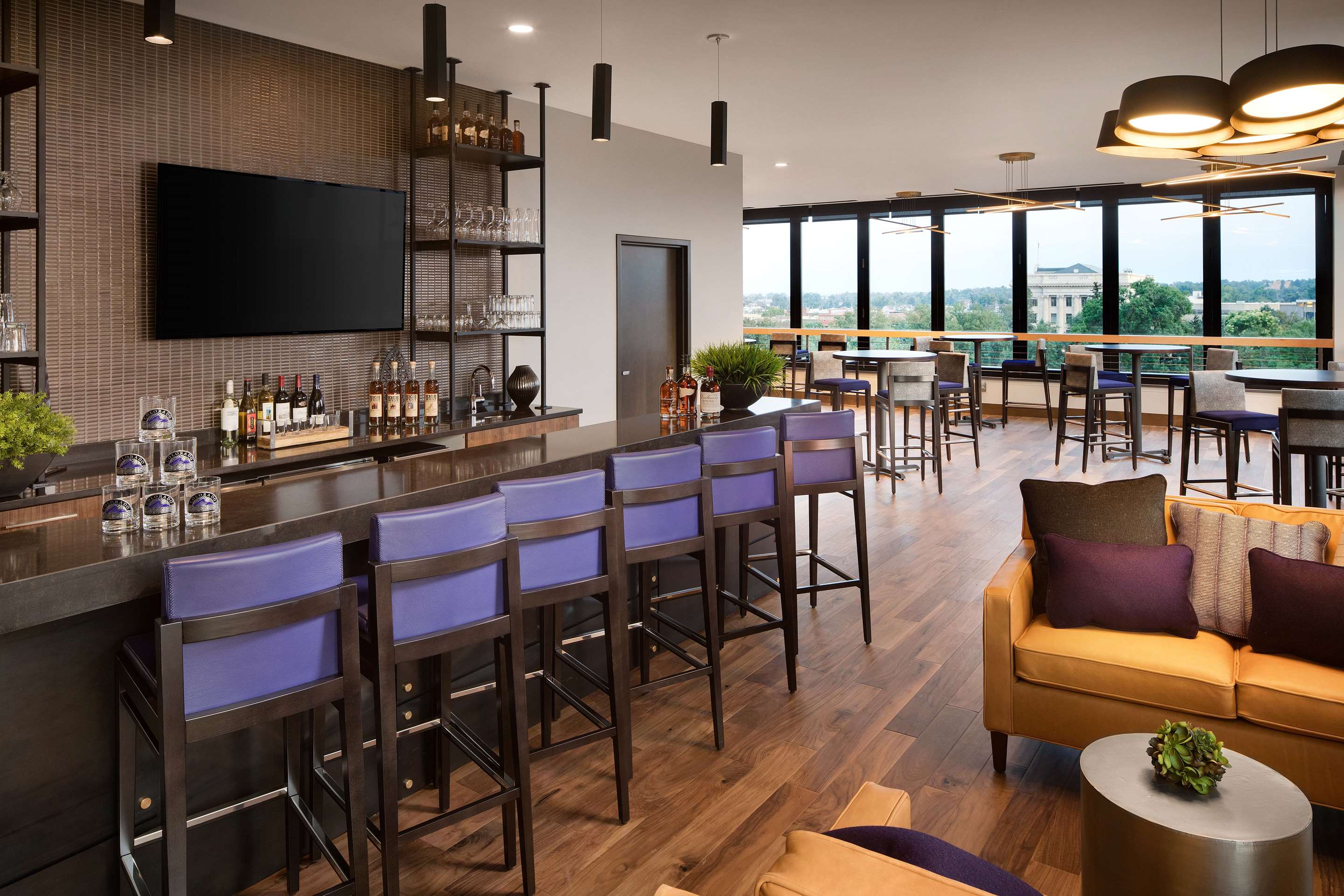 BarLounge | DoubleTree by Hilton Greeley at Lincoln Park