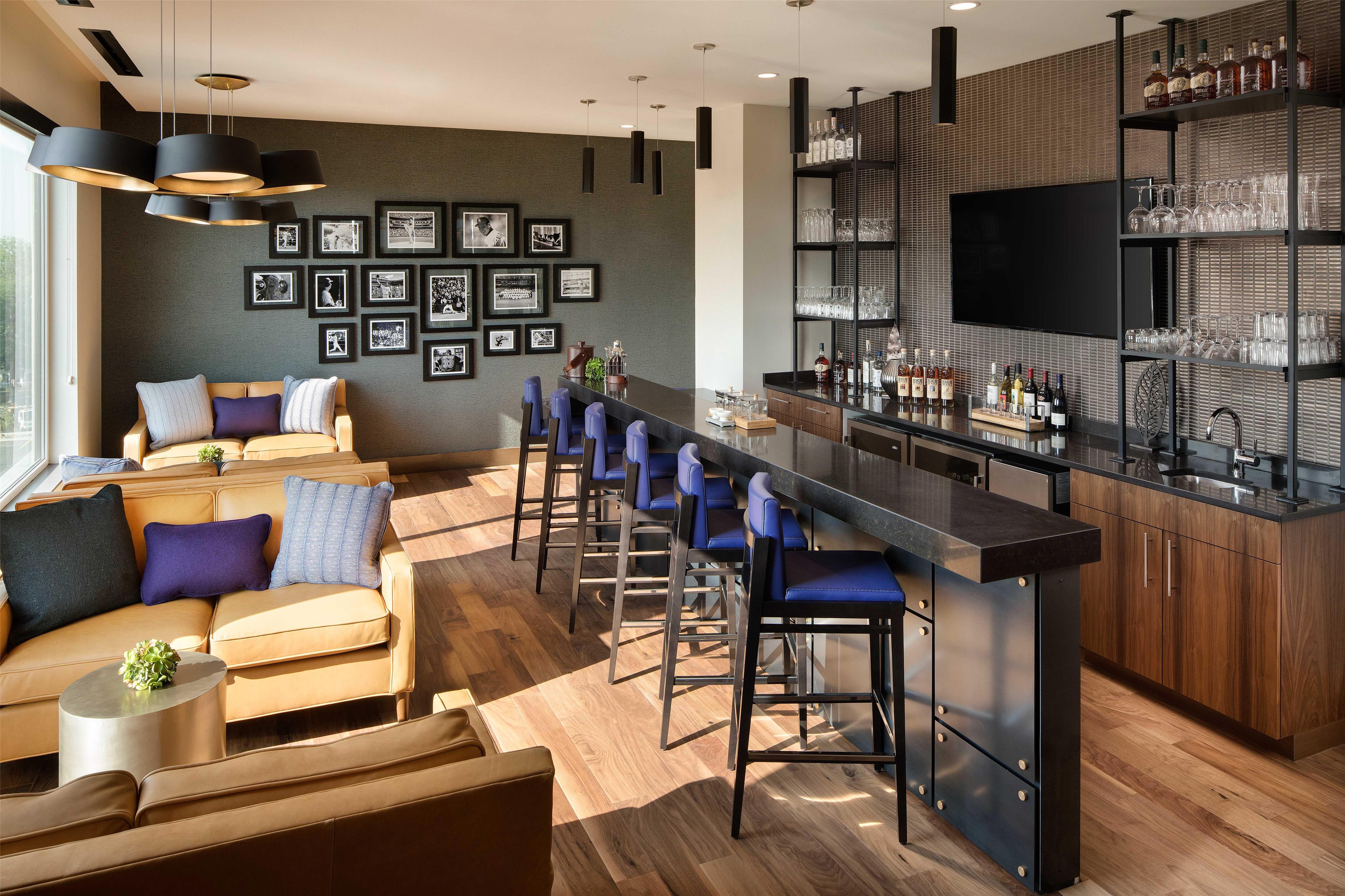 BarLounge | DoubleTree by Hilton Greeley at Lincoln Park