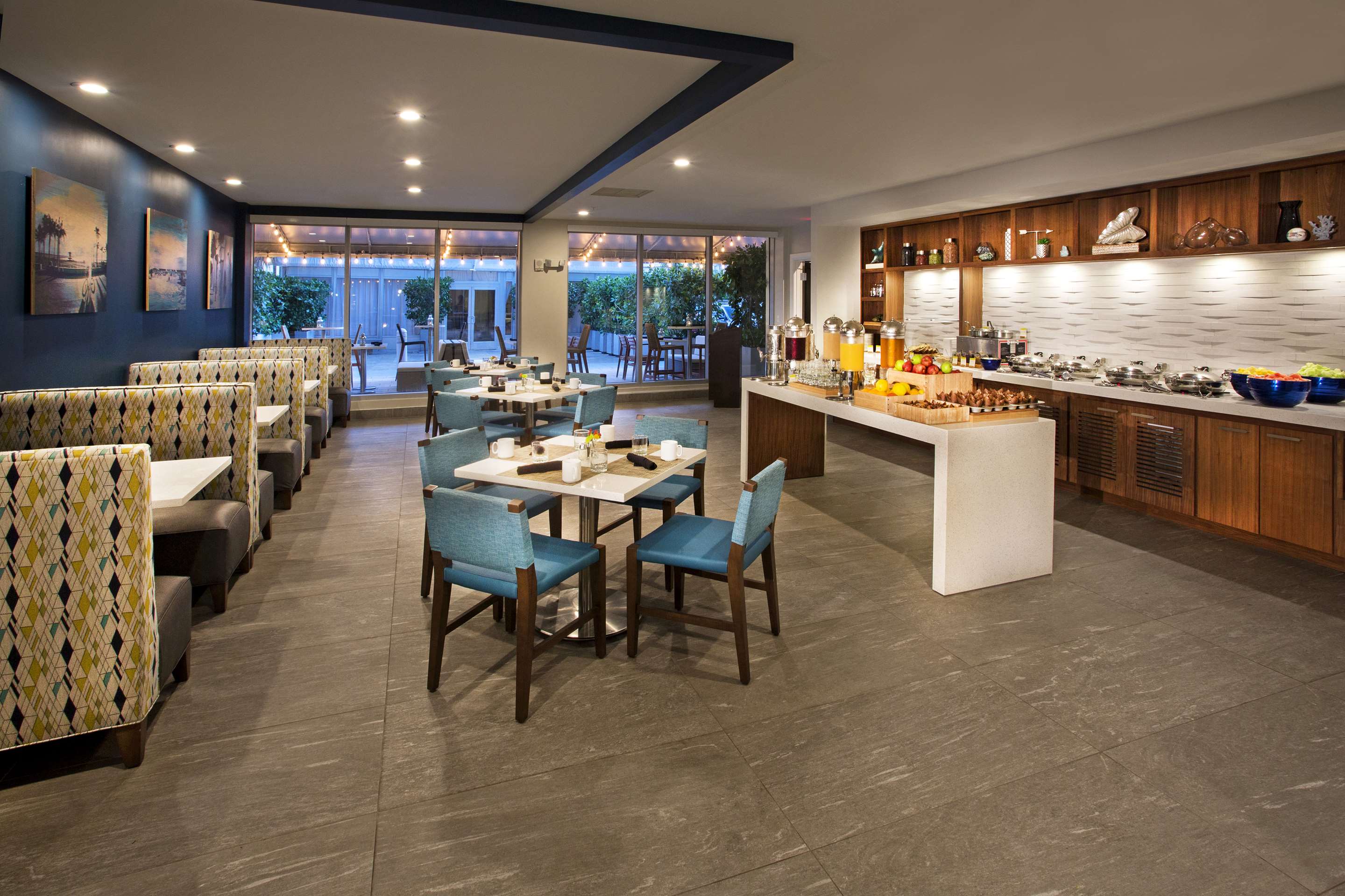 Restaurant | Doubletree Resort by Hilton Hollywood Beach