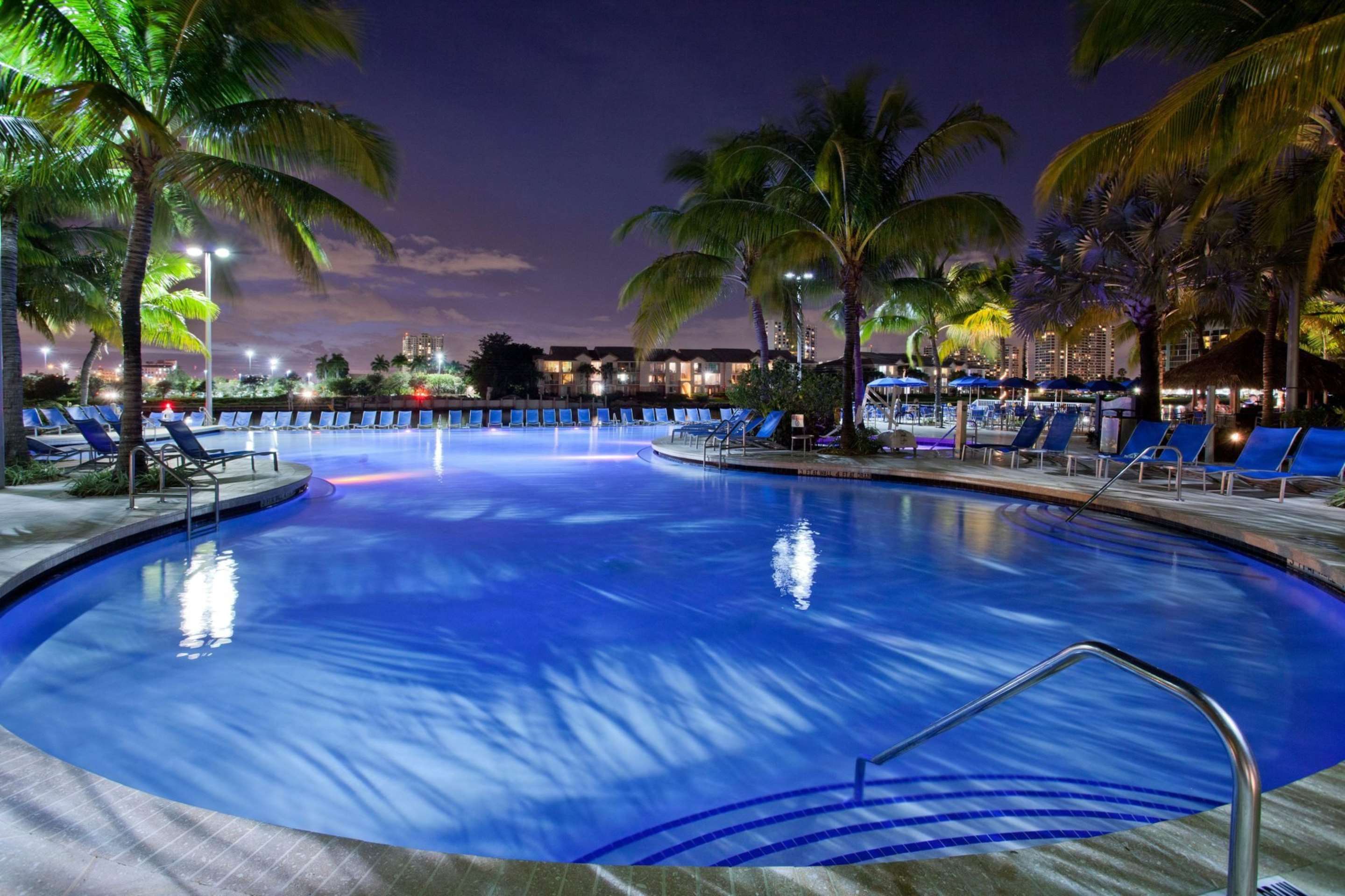Pool | Doubletree Resort by Hilton Hollywood Beach