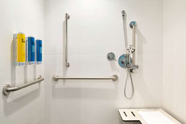  - Tru by Hilton Hotel East Lancaster