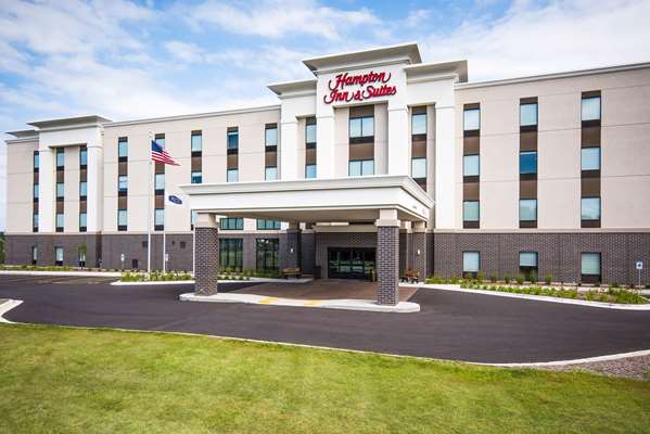 Exterior view - Hampton Inn & Suites Lake Delton Wisconsin Dells - I-90 & I-94, Exit 92