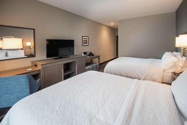  - Hampton Inn & Suites Lake Delton Wisconsin Dells - I-90 & I-94, Exit 92