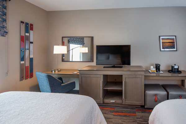  - Hampton Inn & Suites Lake Delton Wisconsin Dells - I-90 & I-94, Exit 92