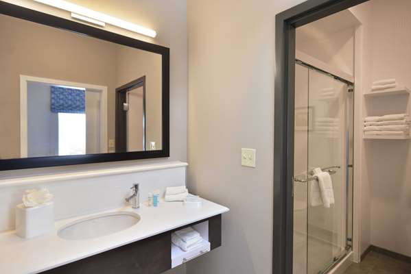  - Hampton Inn & Suites Lake Delton Wisconsin Dells - I-90 & I-94, Exit 92