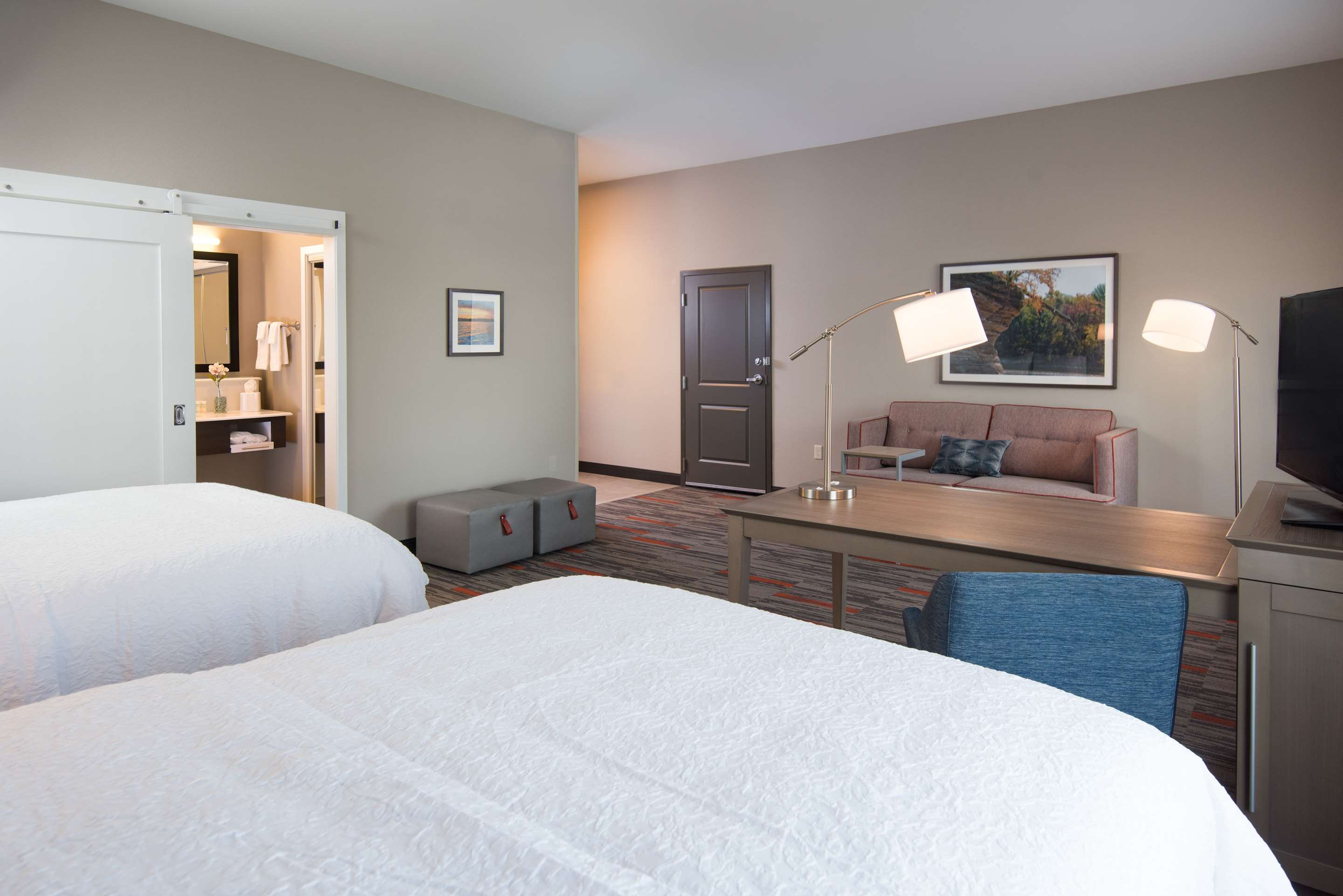 Guest room