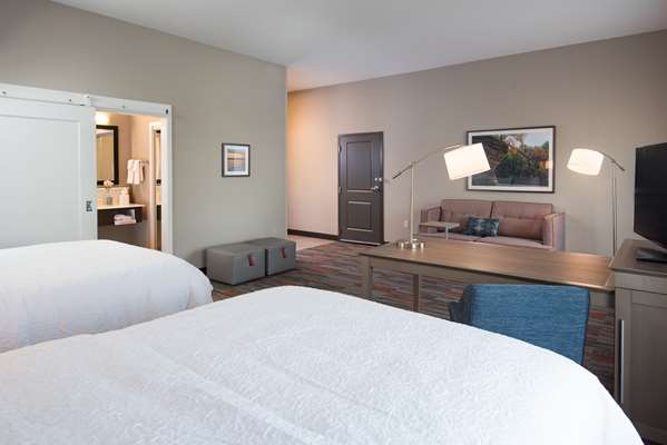  - Hampton Inn & Suites Lake Delton Wisconsin Dells - I-90 & I-94, Exit 92