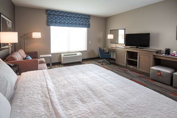  - Hampton Inn & Suites Lake Delton Wisconsin Dells - I-90 & I-94, Exit 92