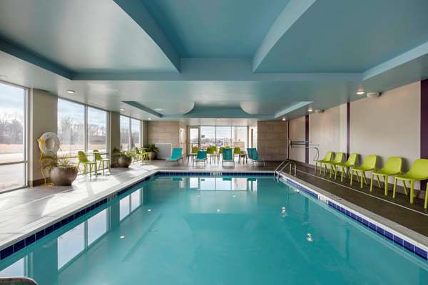 Pool - Home2 Suites by Hilton Olive Branch