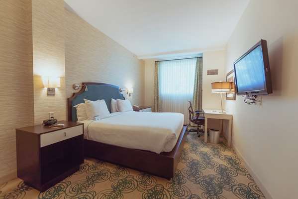  - Hotel Skyler Syracuse - I-81, Exit 18
