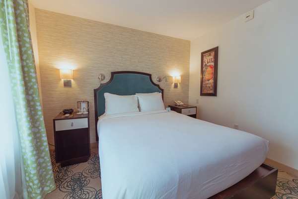 - Hotel Skyler Syracuse - I-81, Exit 18