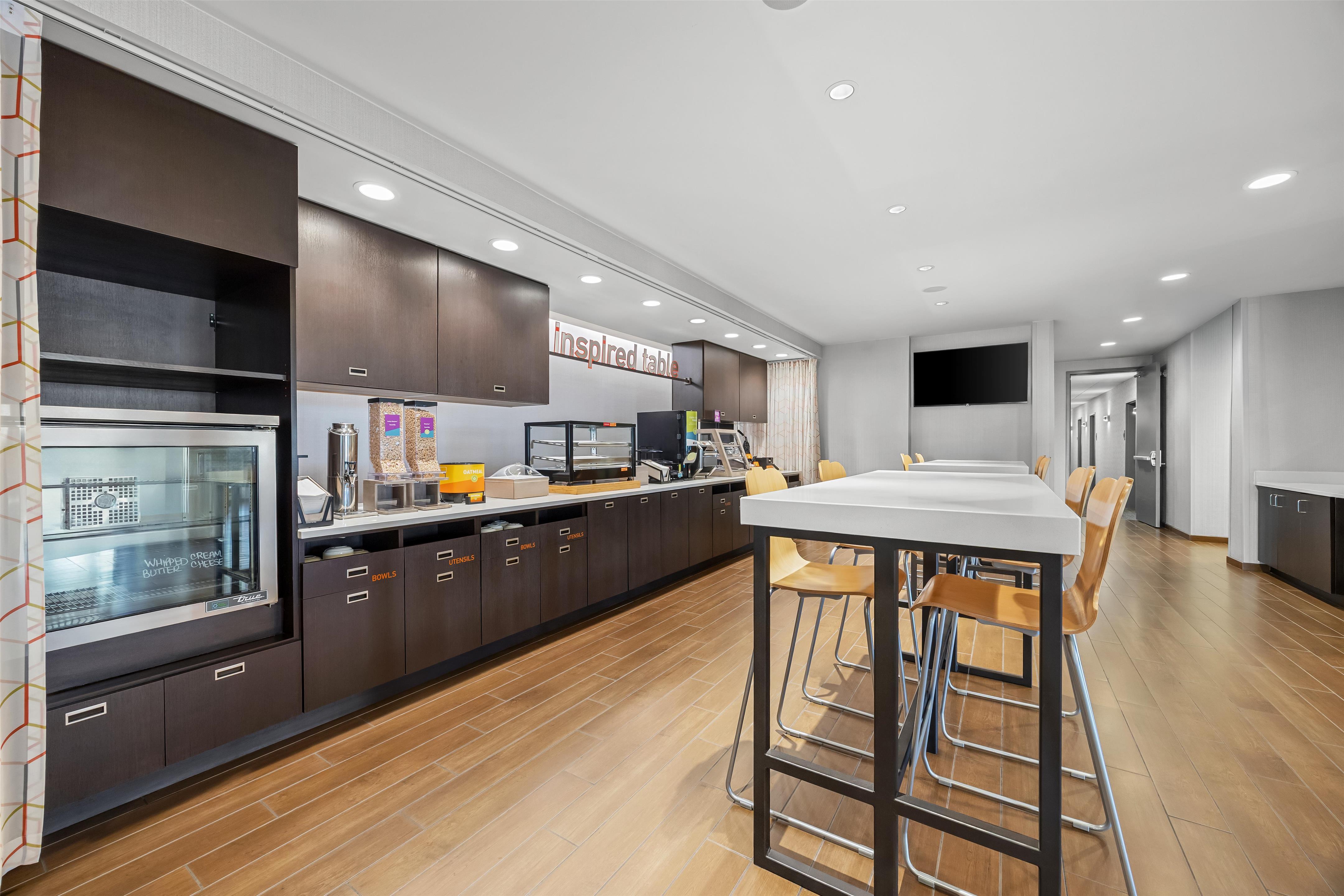 Breakfast Area | Home2 Suites By Hilton Maumee Toledo