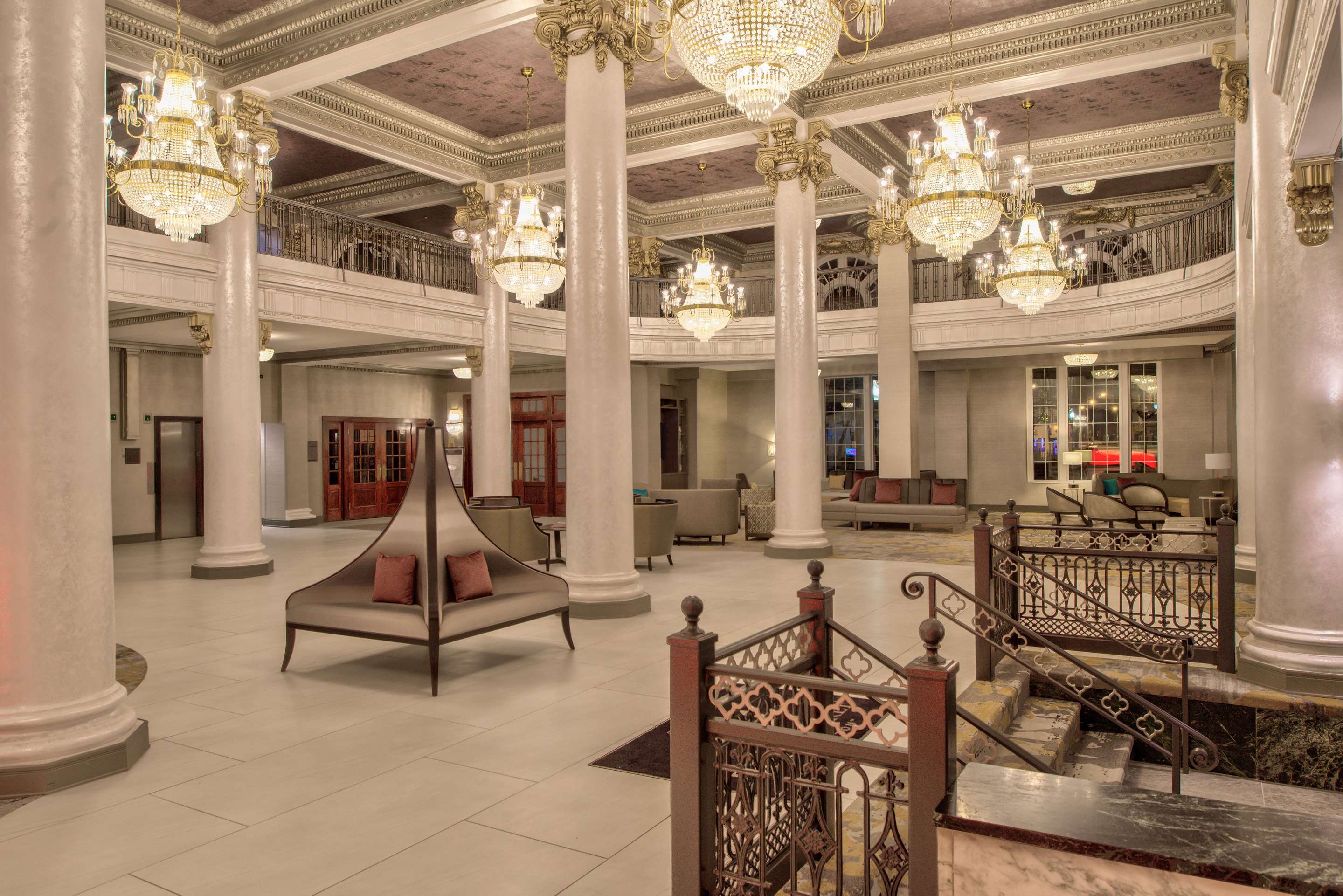 Lobby | DoubleTree by Hilton Utica