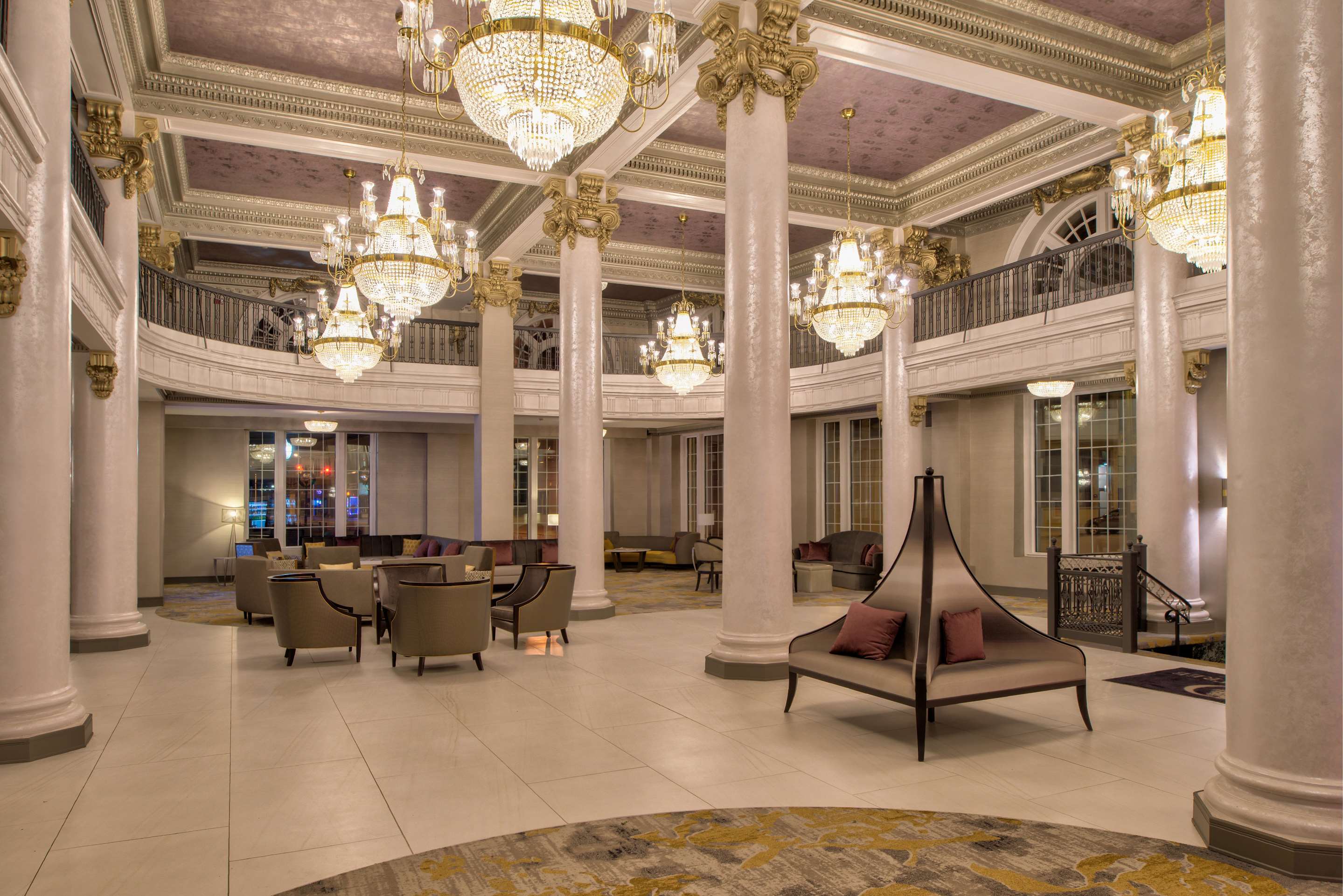 Lobby | DoubleTree by Hilton Utica