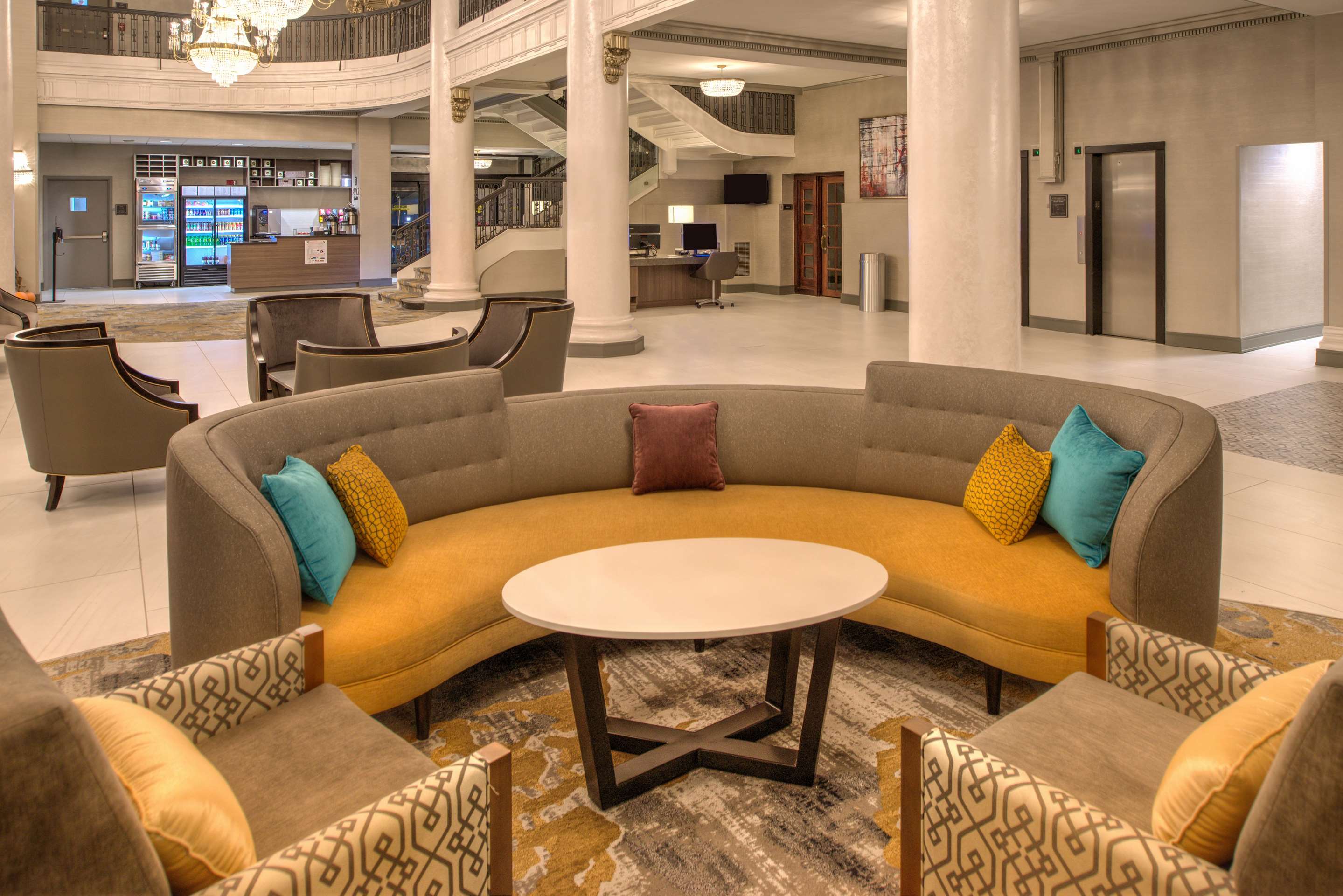 Lobby | DoubleTree by Hilton Utica