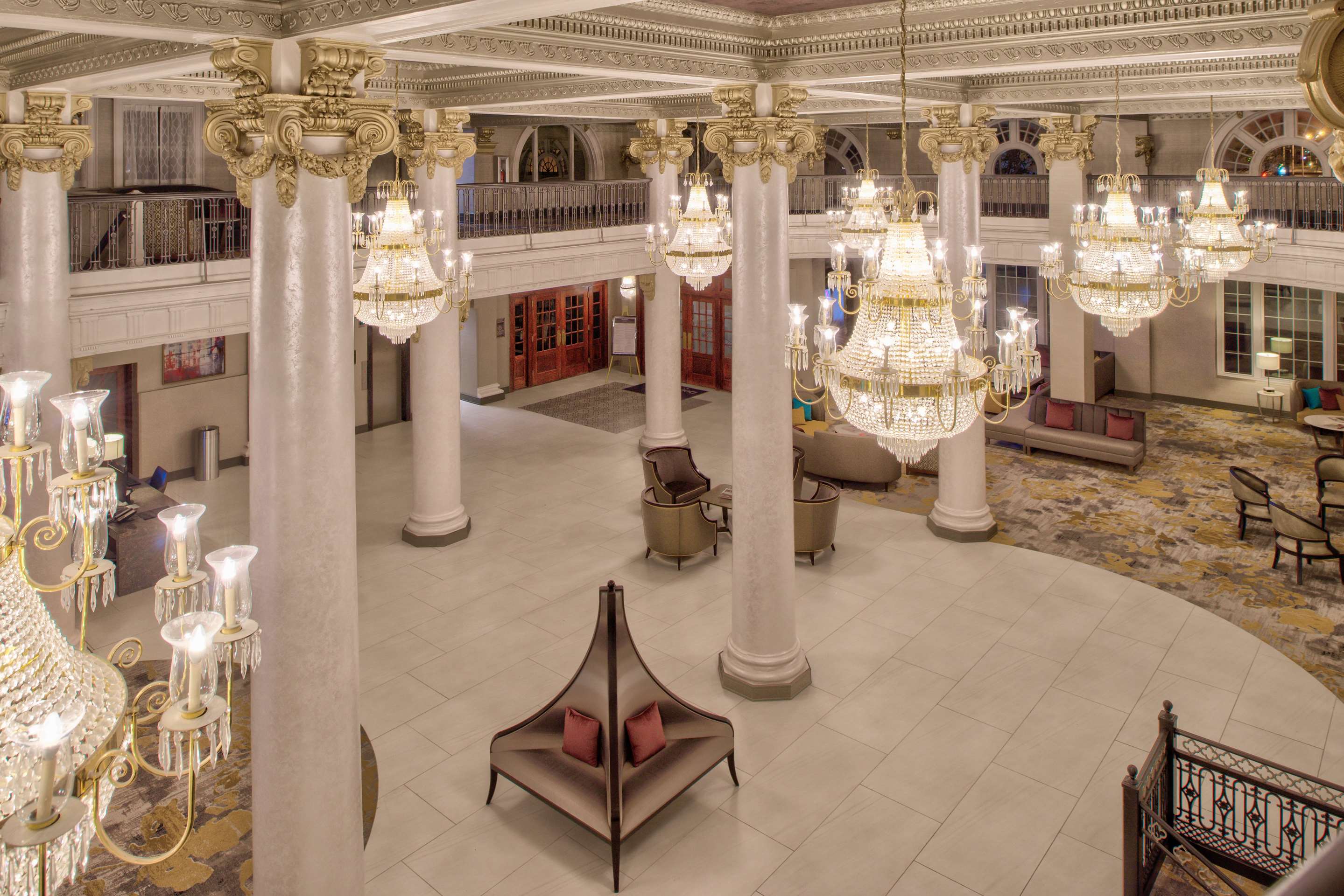 Lobby | DoubleTree by Hilton Utica