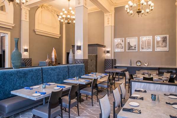 Restaurant - DoubleTree by Hilton Hotel Utica