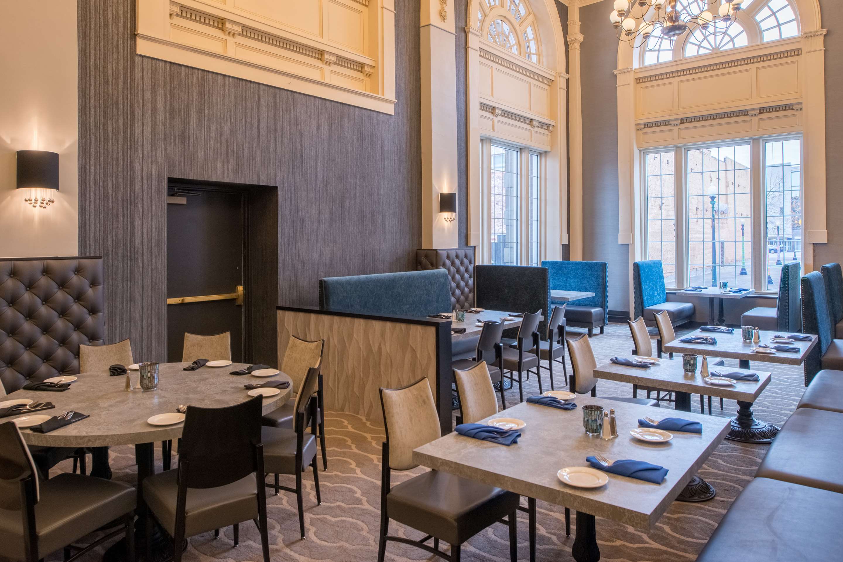 Restaurant | DoubleTree by Hilton Utica