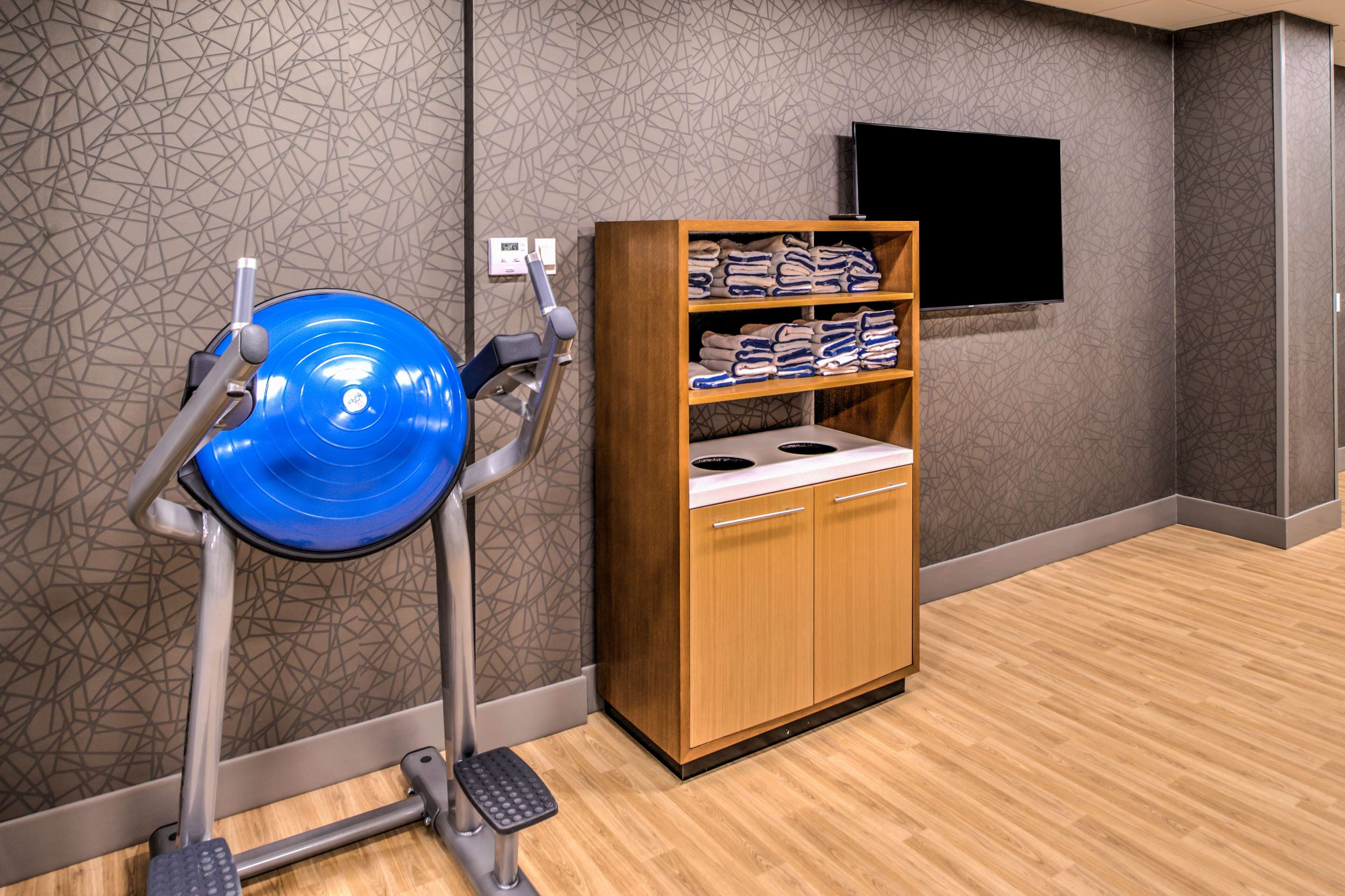 Health club fitness center gym | DoubleTree by Hilton Utica