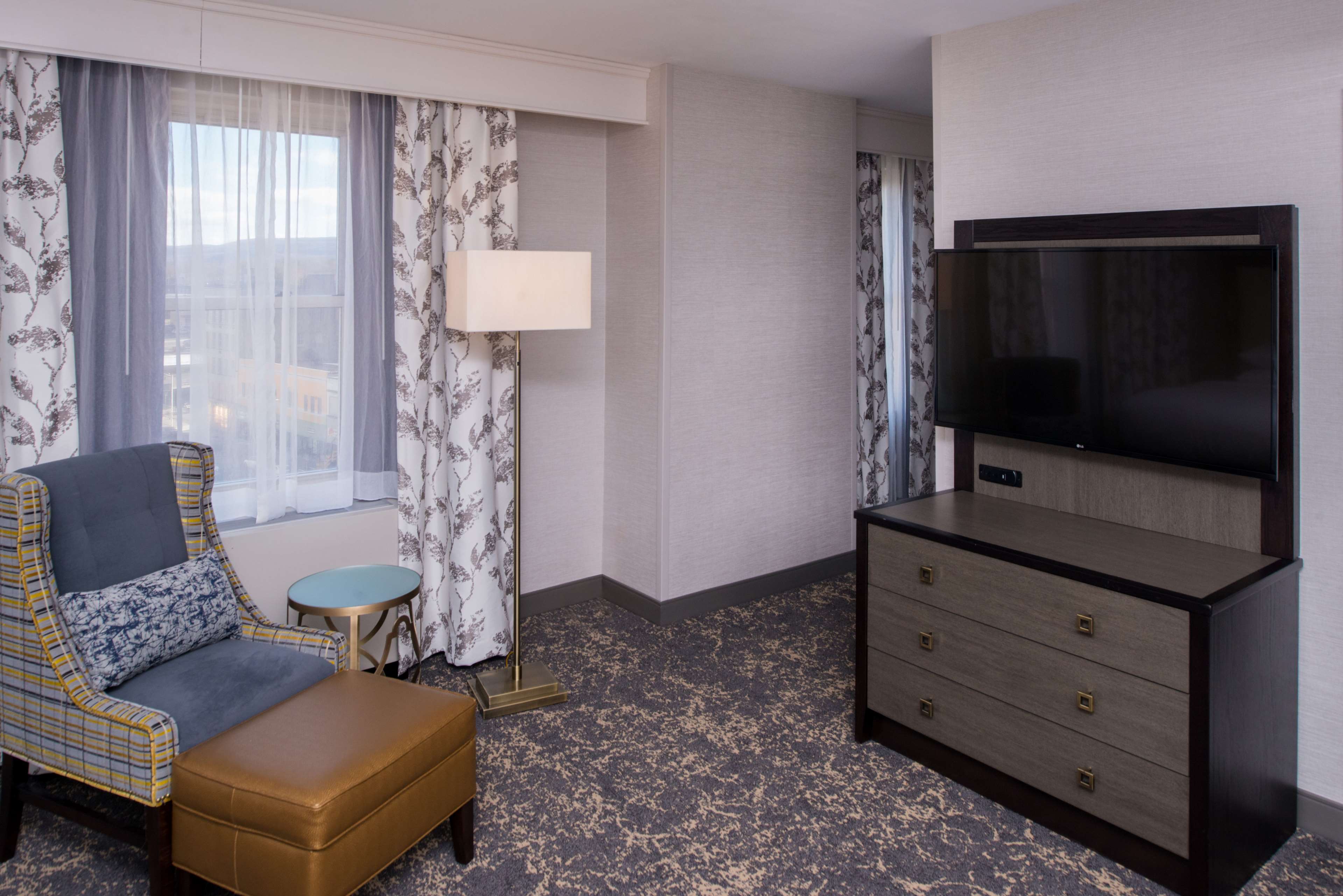 DoubleTree by Hilton Hotel Utica Room Type - 2 QUEEN BED