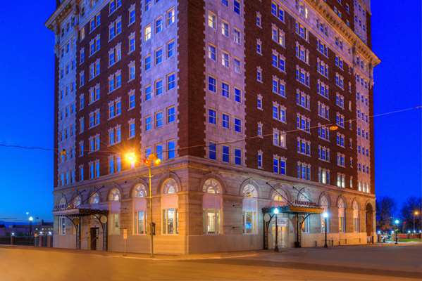 Exterior view - DoubleTree by Hilton Hotel Utica