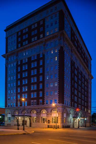 Exterior view - DoubleTree by Hilton Hotel Utica