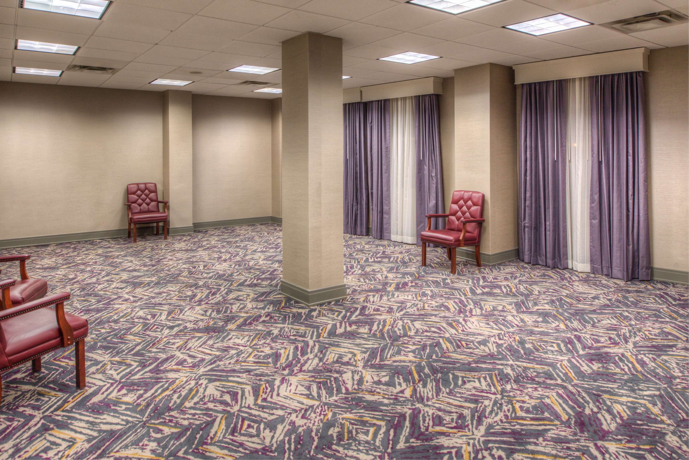 Meeting Room | DoubleTree by Hilton Utica
