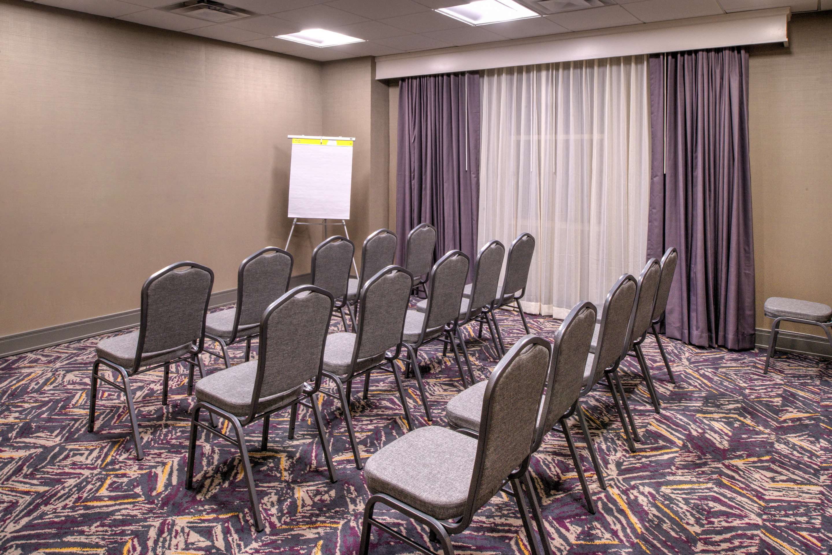 Meeting Room | DoubleTree by Hilton Utica
