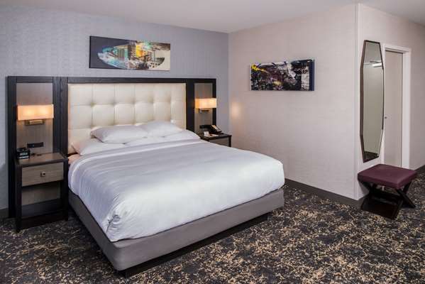  - DoubleTree by Hilton Hotel Utica