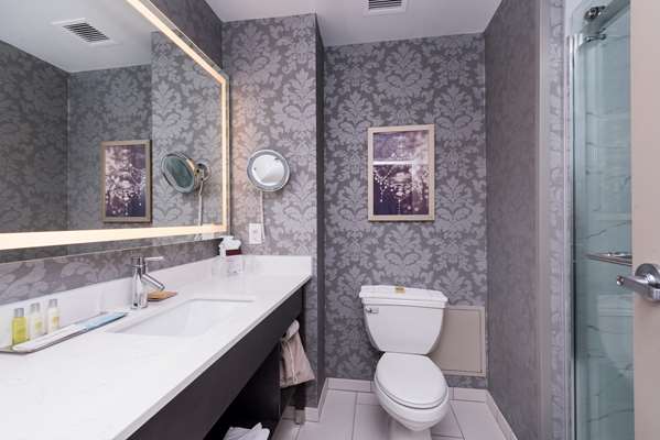  - DoubleTree by Hilton Hotel Utica