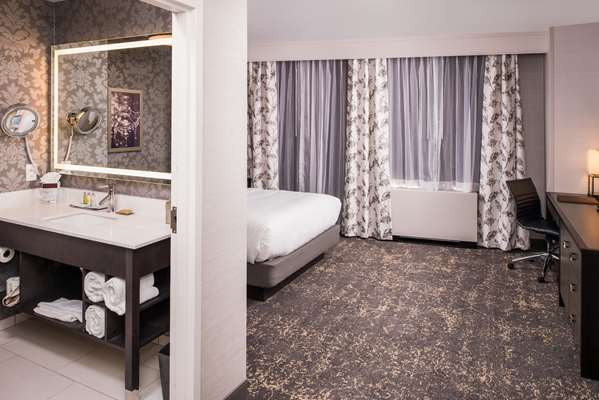  - DoubleTree by Hilton Hotel Utica