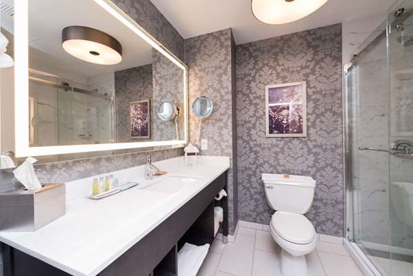  - DoubleTree by Hilton Hotel Utica