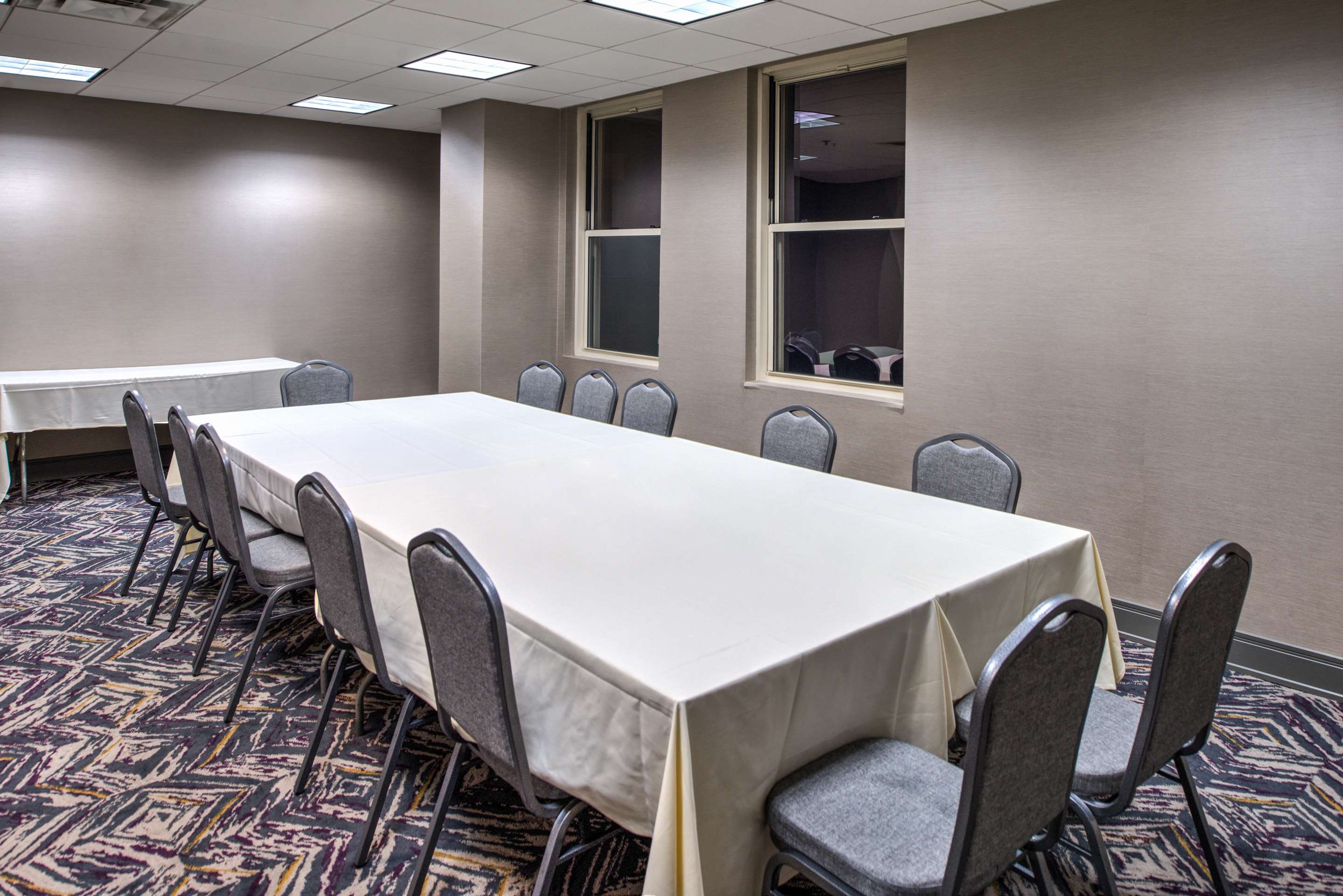 Meeting Room | DoubleTree by Hilton Utica