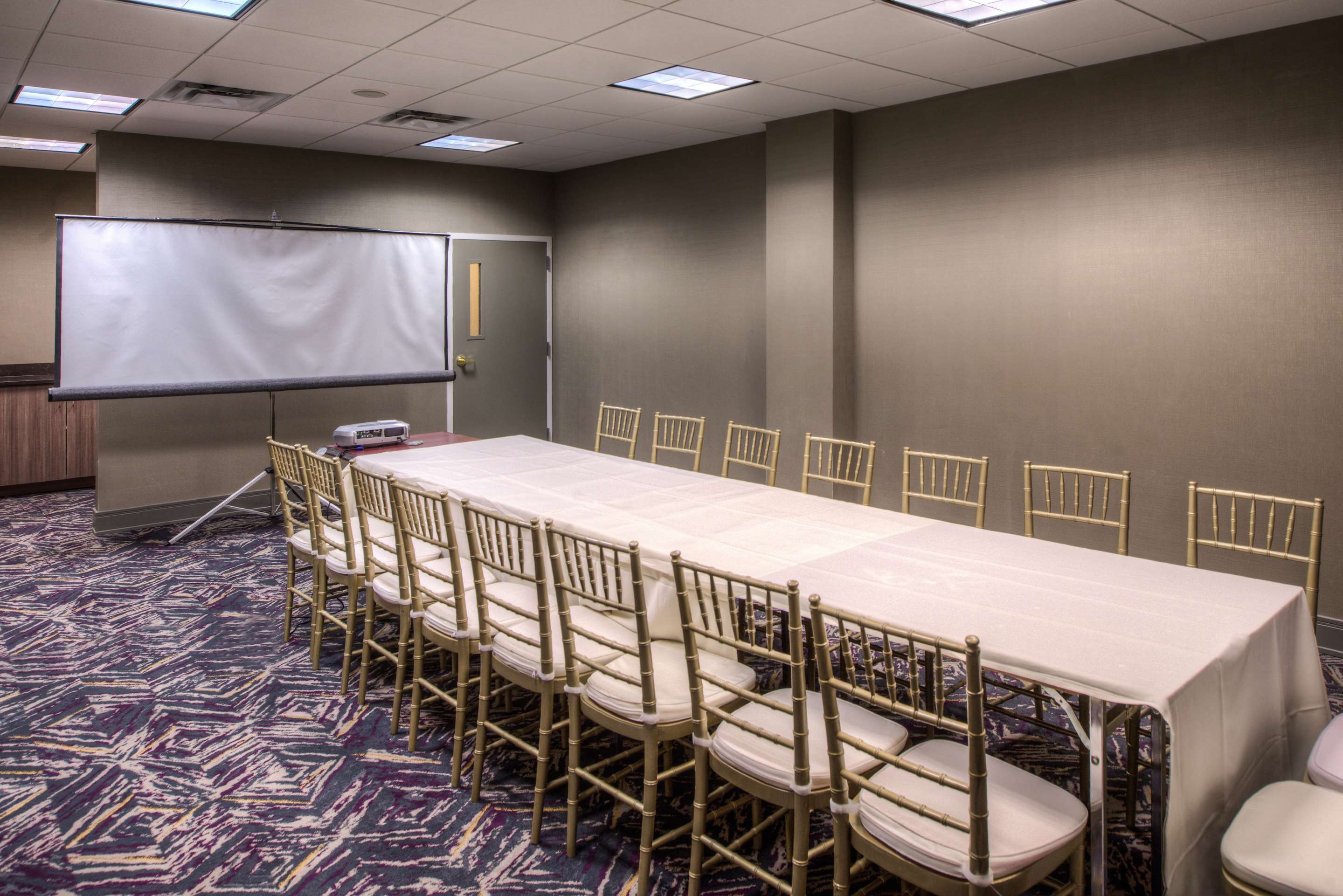 Meeting Room | DoubleTree by Hilton Utica